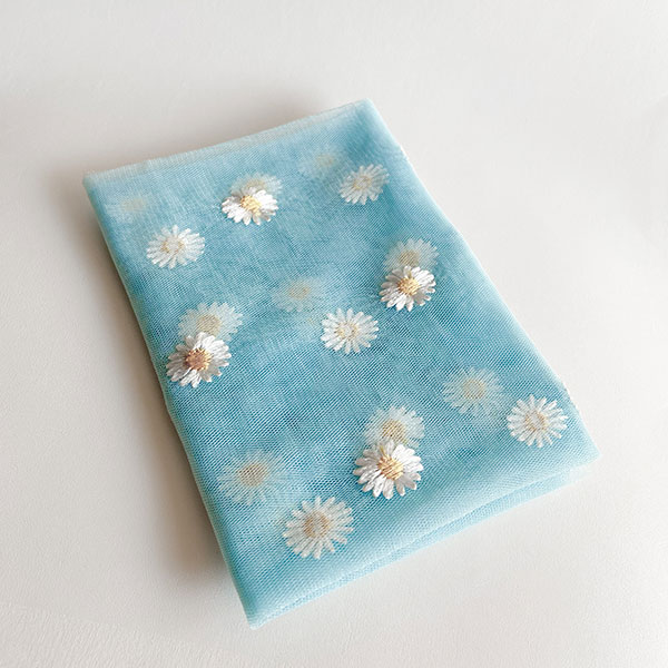 روسری توری بابونه آبی آسمانی