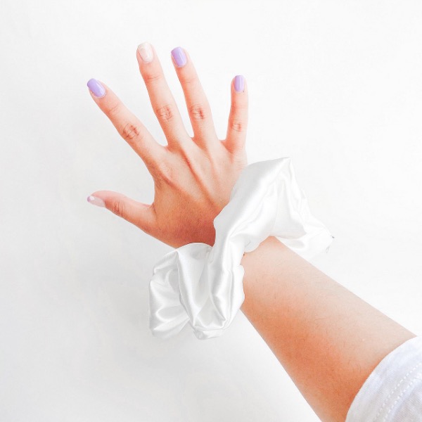 اسکرانچی زیپ دار سفید