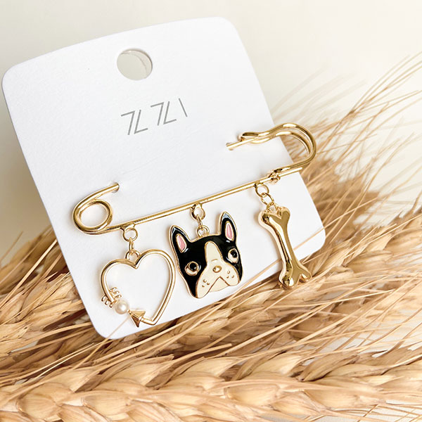 سنجاق سینه ی پاپی