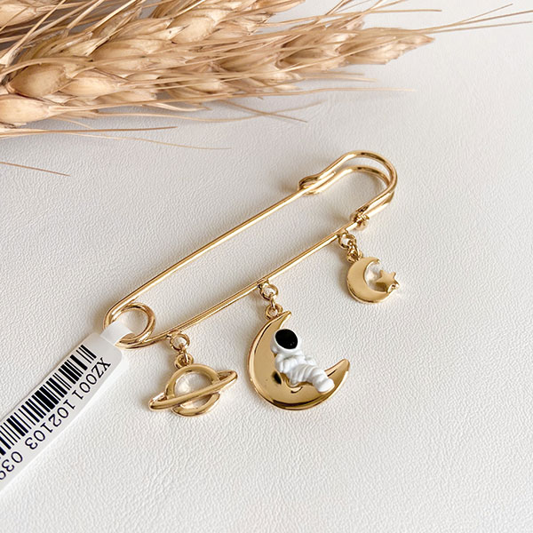 سنجاق سینه ی کهکشانی