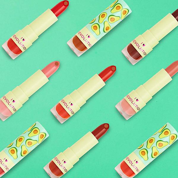 رژ لب از کالکشن آووکادو برند روولوشن